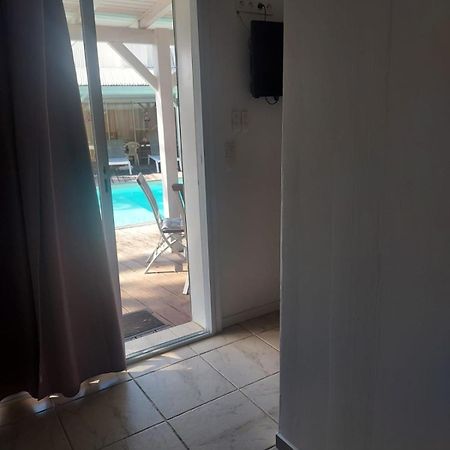 Location Dampierre Apartment เลอโกซิเยร์ ภายนอก รูปภาพ
