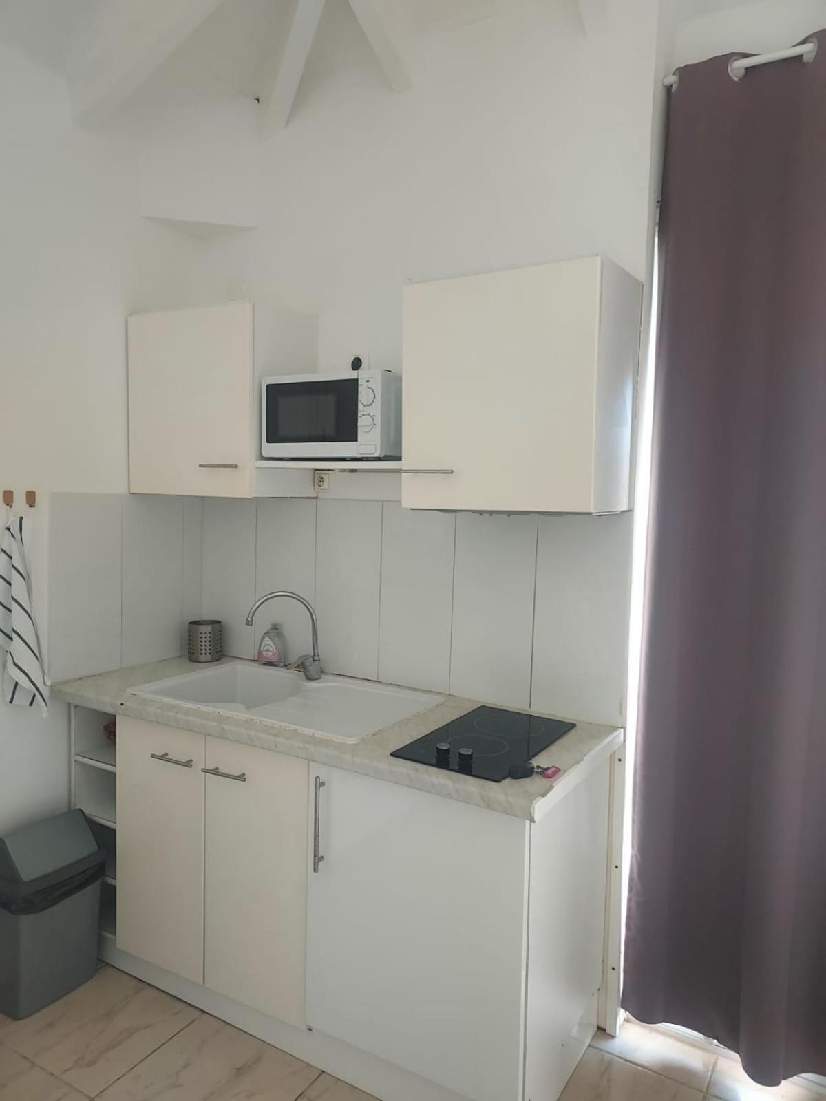 Location Dampierre Apartment เลอโกซิเยร์ ภายนอก รูปภาพ